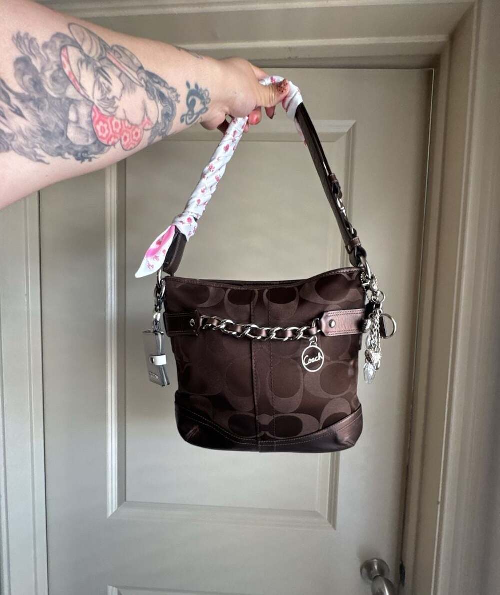 coach f19730 signature optic hobo bag 🤎⛓️